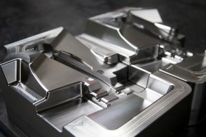 Choosing Between Steel and Aluminum Injection Molds